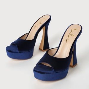 Lulus Halena Blue Velvet Platform High Heel Sandals, size 6, brand new